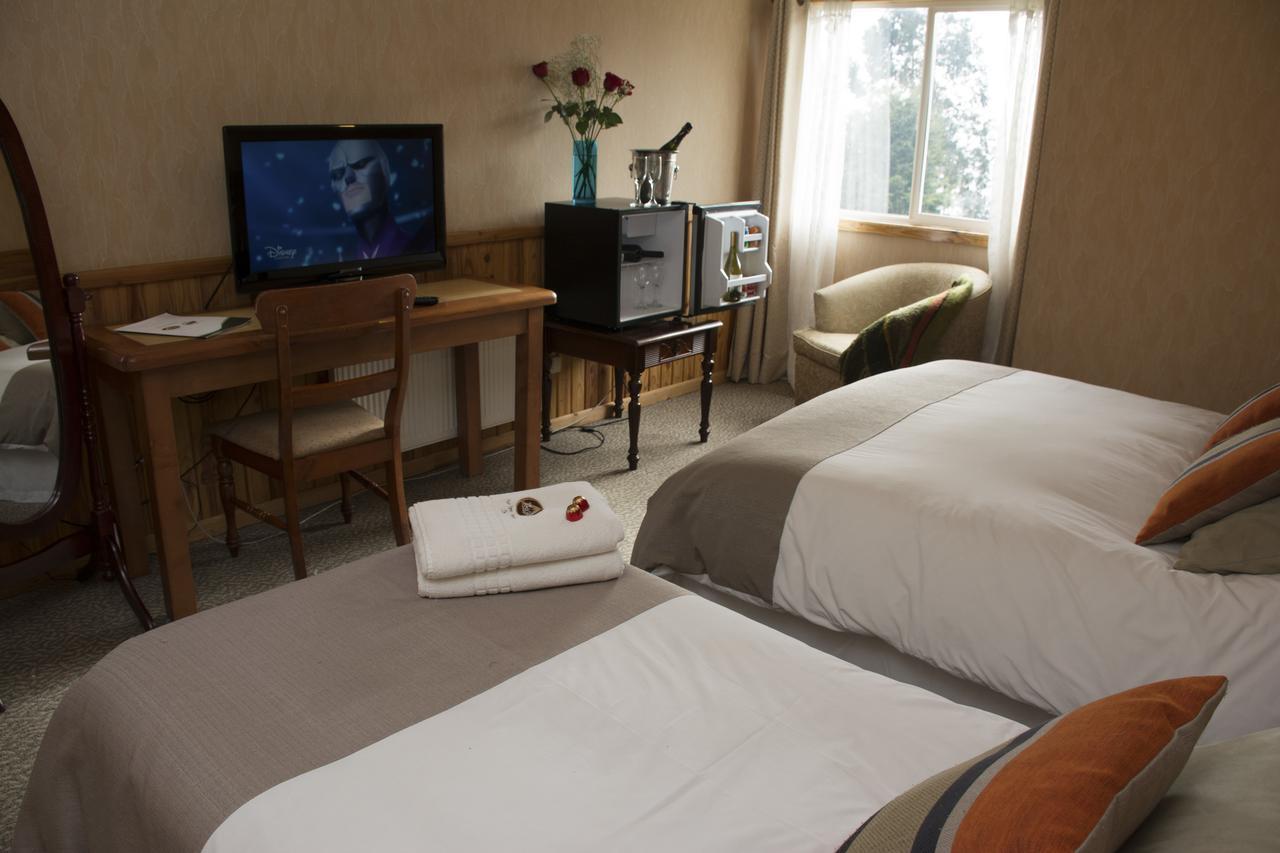 Hotel Borde Lago Пуерто Варас Екстериор снимка